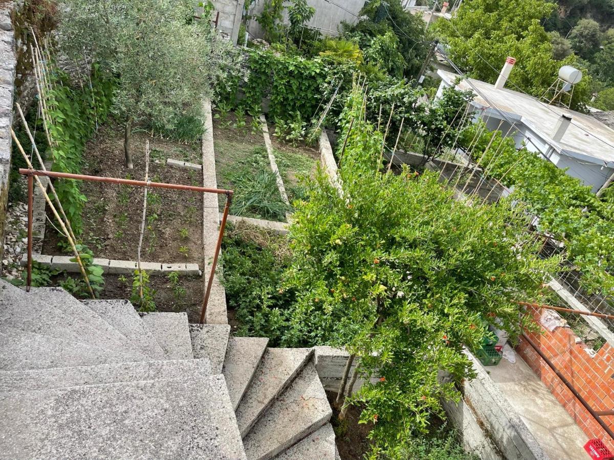 Leka Guesthouse Gjirokastër Dış mekan fotoğraf