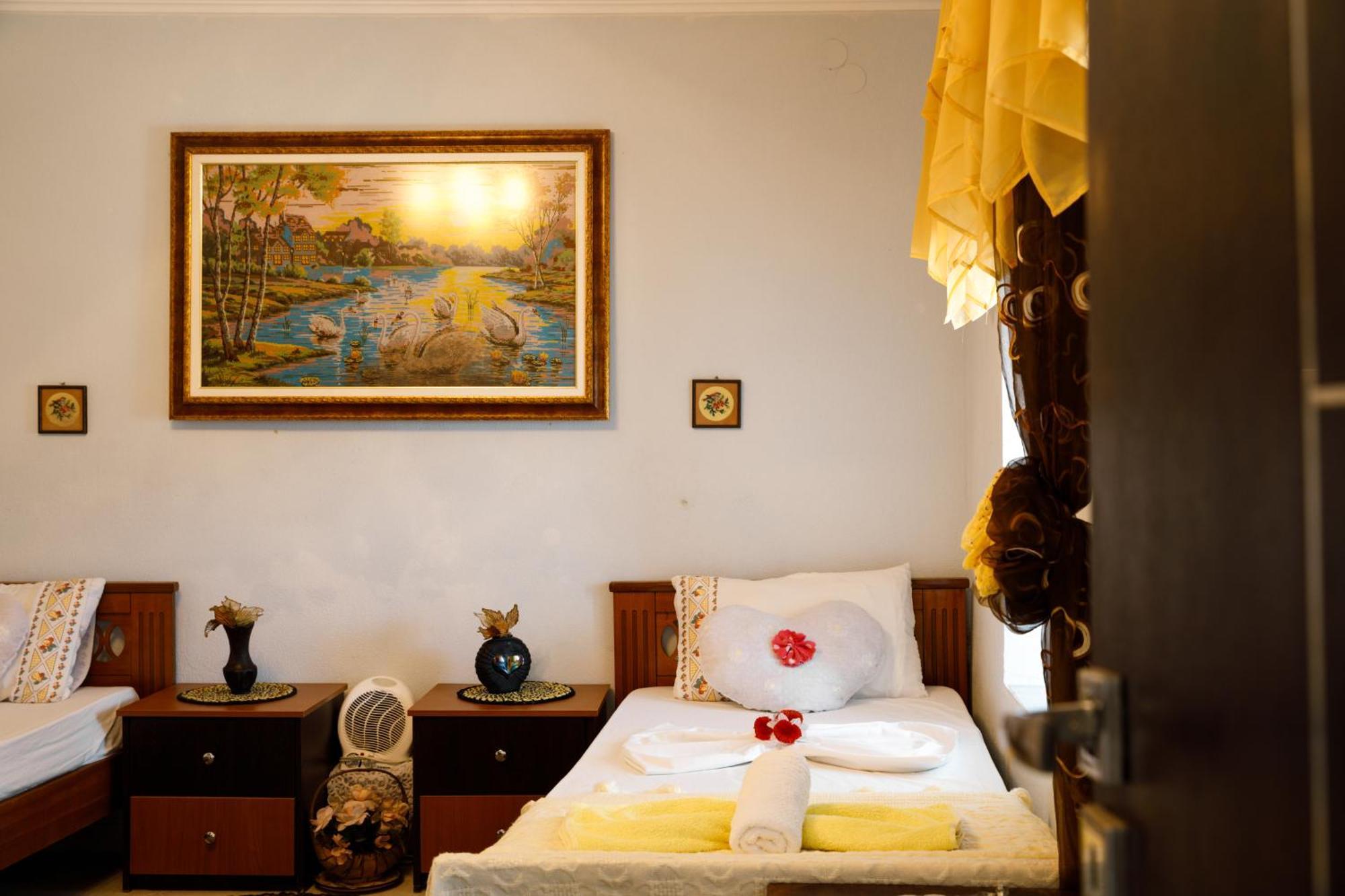 Leka Guesthouse Gjirokastër Dış mekan fotoğraf