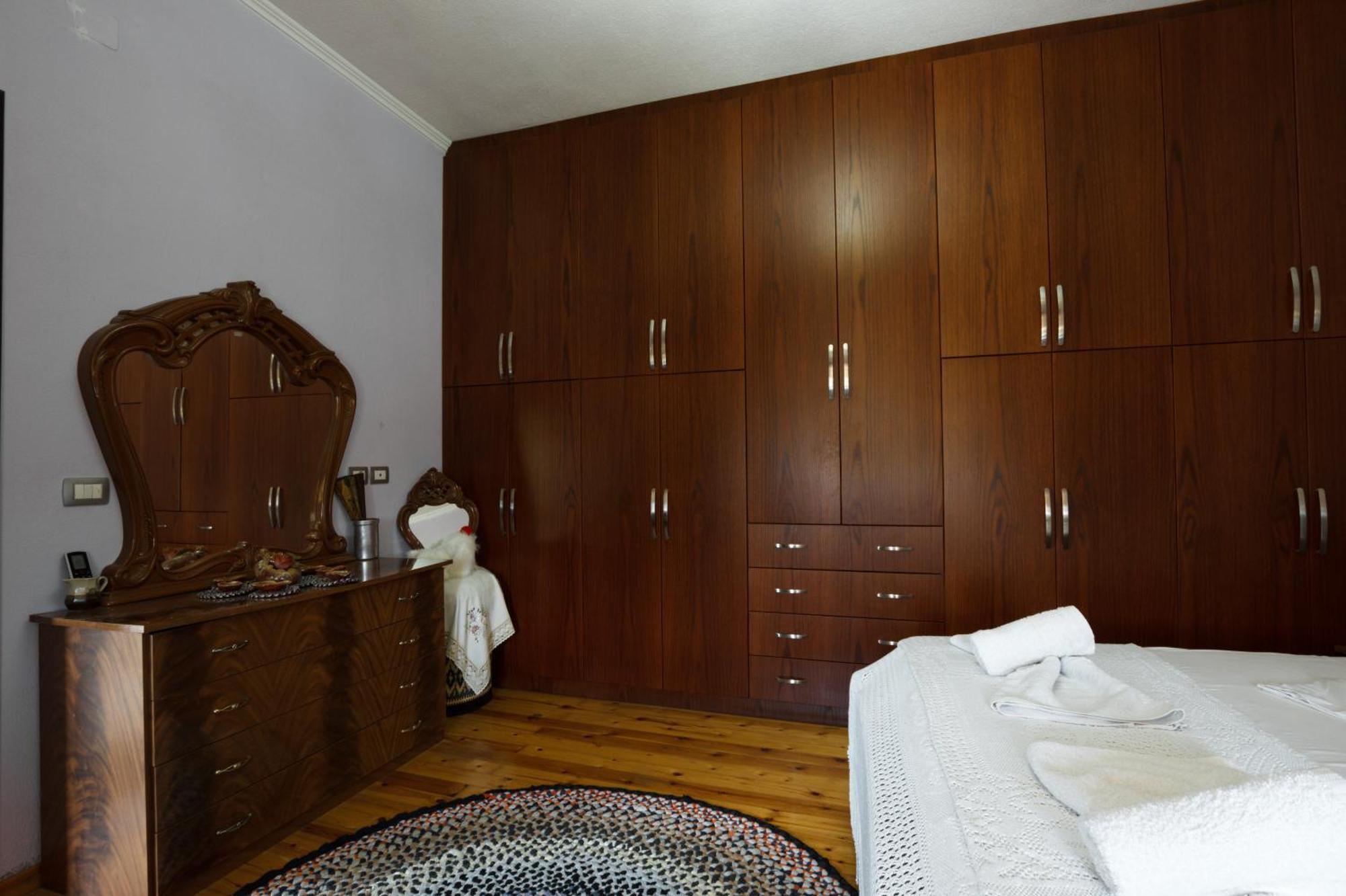 Leka Guesthouse Gjirokastër Dış mekan fotoğraf