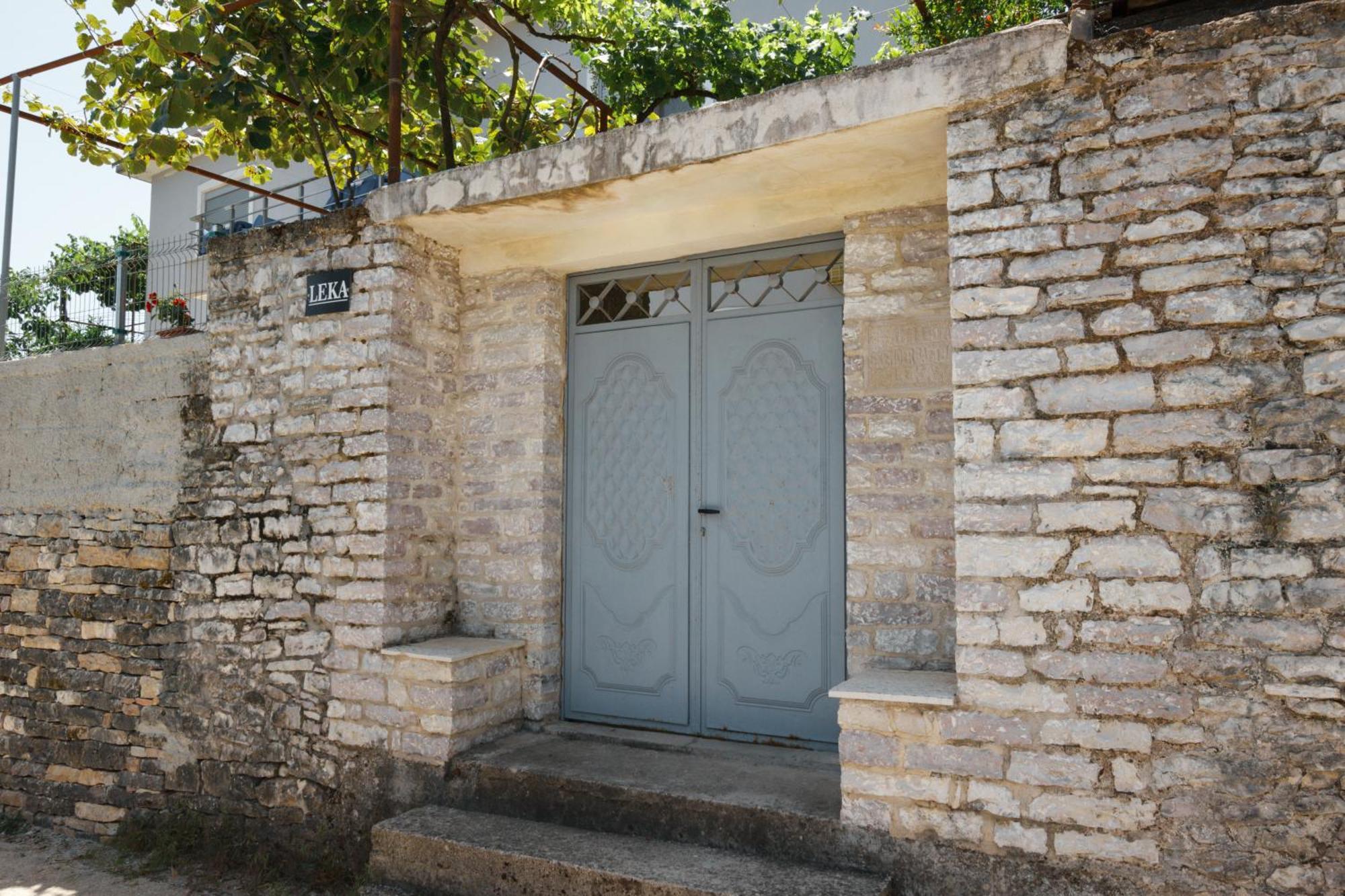 Leka Guesthouse Gjirokastër Dış mekan fotoğraf